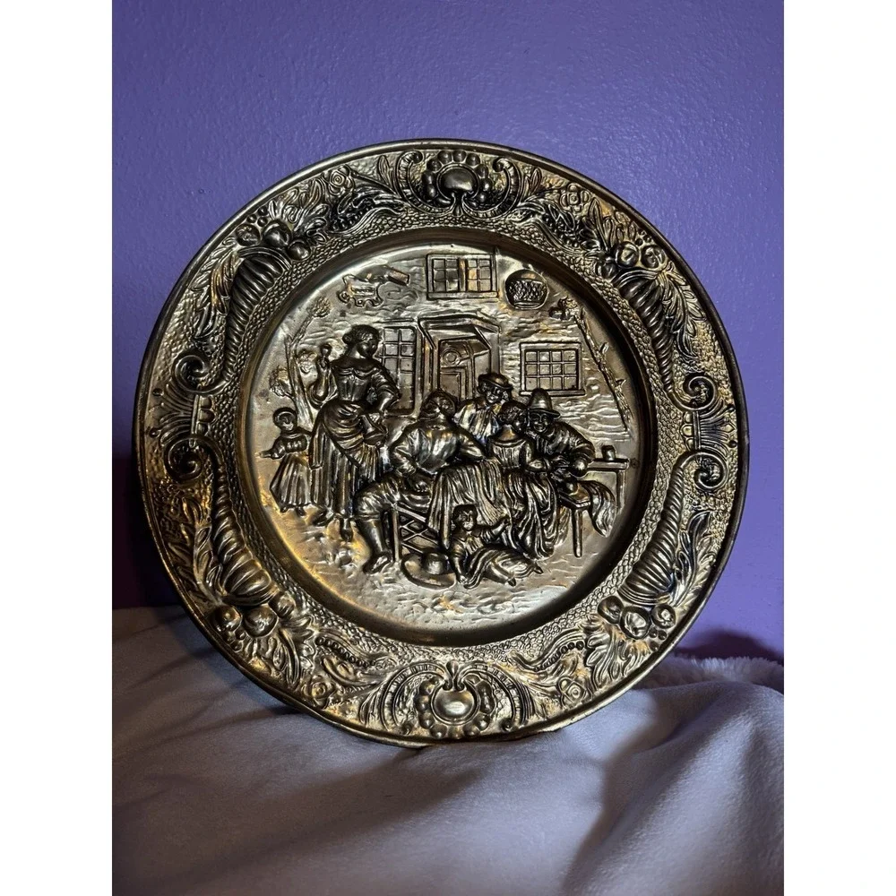 Vintage 1950 Embossed Brass Wall Plate Decorative Art Made In England 14in Round